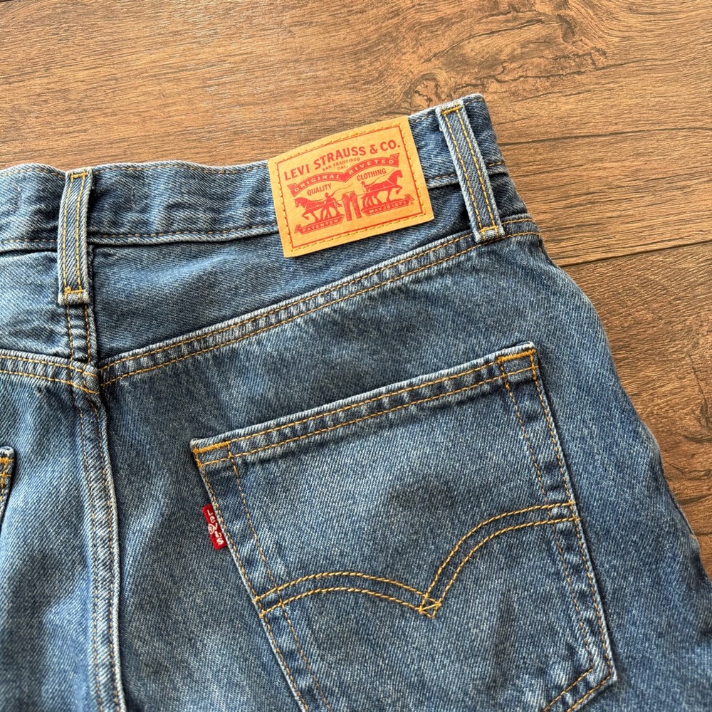 Levi's Straight Leg Women's Jeans in Blue Denim - Picture 9 of 10